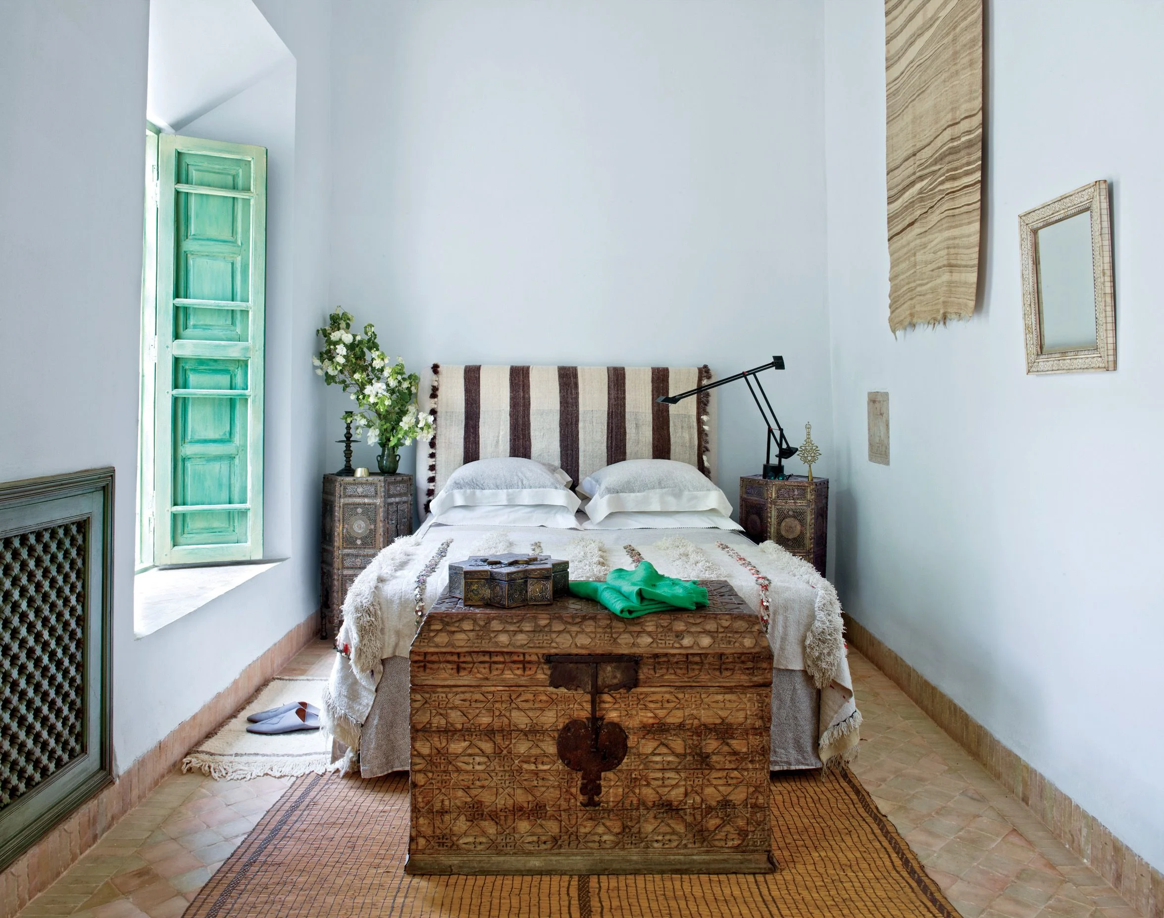 7 Small Nightstands That Don’t Feel Like a Design Compromise (2026)